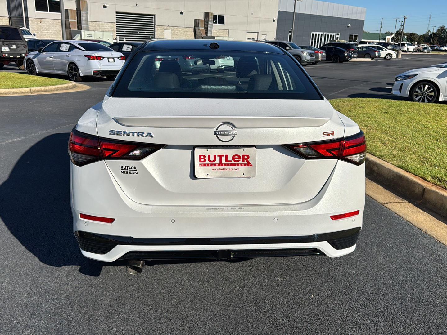 2025 Nissan Sentra SR photo 4