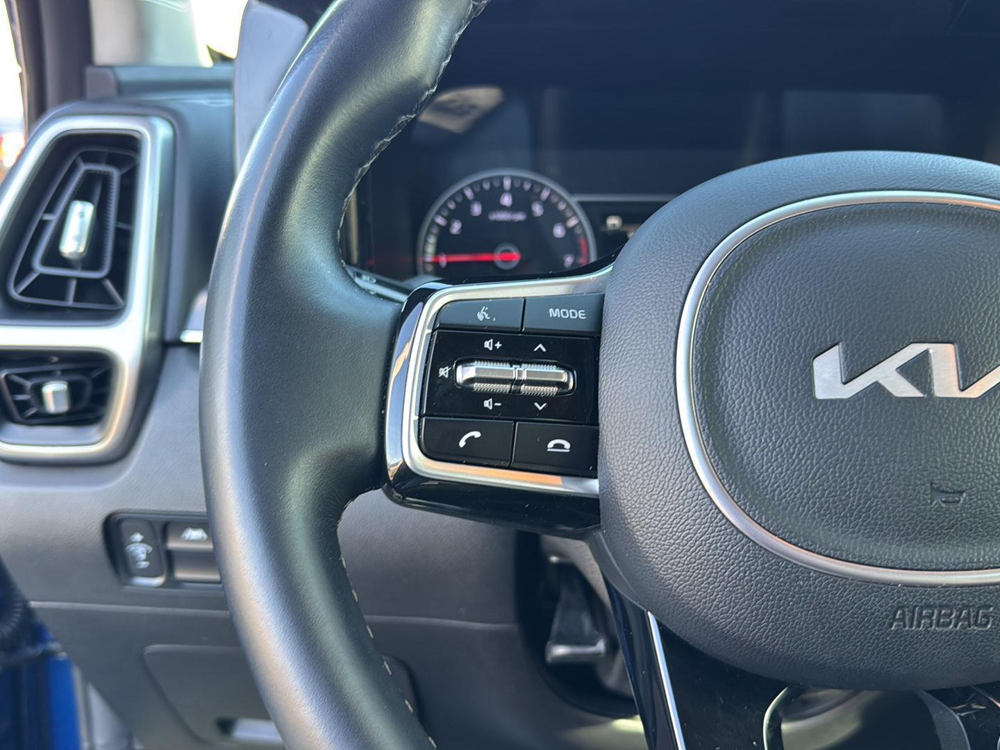 2022 Kia Sorento S - Photo 18