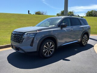 2026 Nissan Pathfinder Platinum SUV