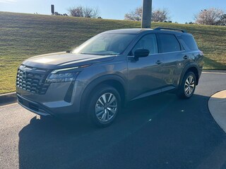 2026 Nissan Pathfinder SL SUV