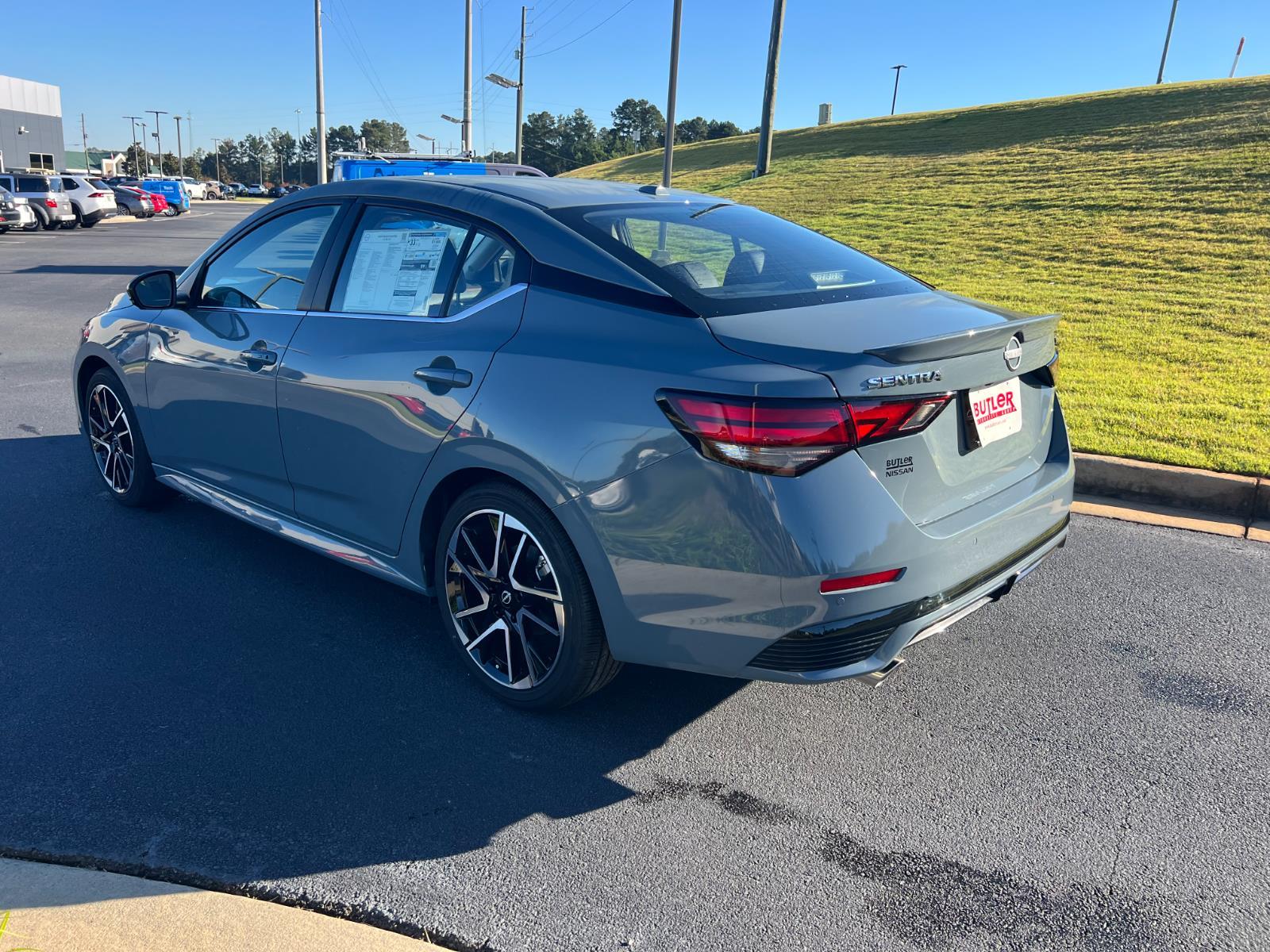 2025 Nissan Sentra SR photo 2