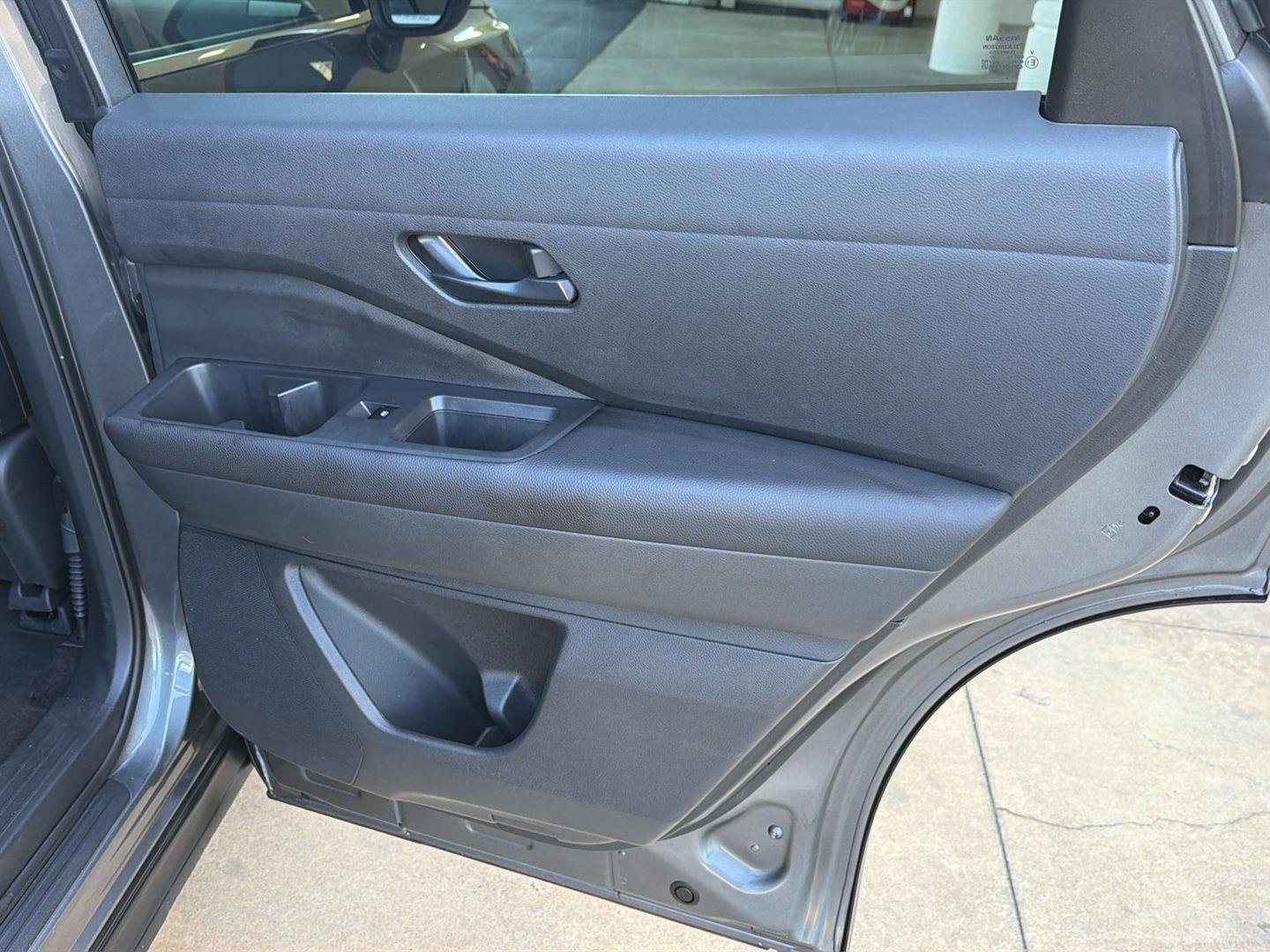 2025 Nissan Pathfinder SV - Photo 16