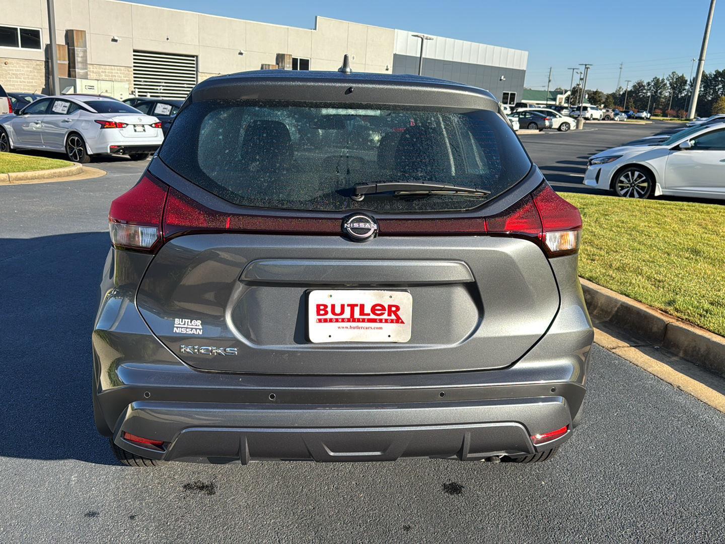 2025 Nissan Kicks Play S photo 3