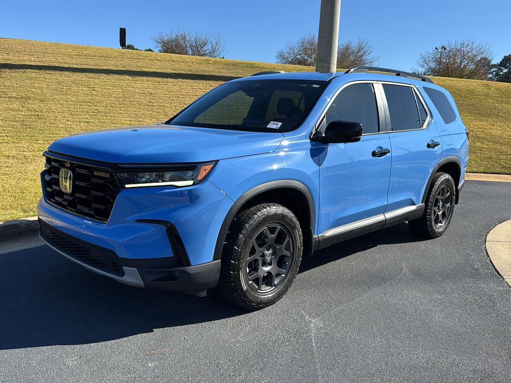 2024 Honda Pilot TrailSport photo 2