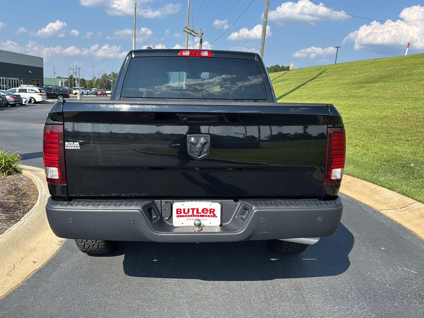 2024 Ram 1500 Classic SLT photo 4