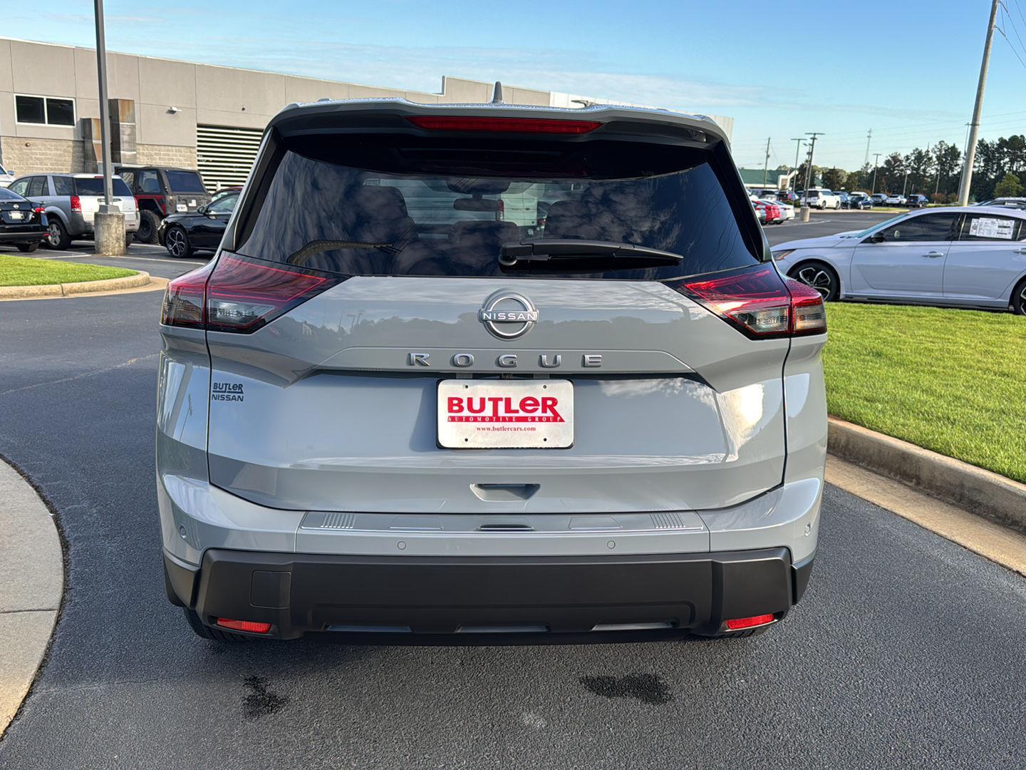 2026 Nissan Rogue SV photo 4