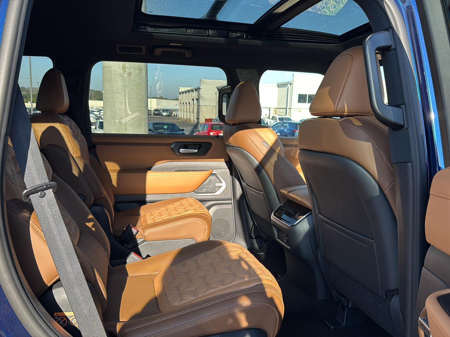 2026 Nissan Armada Platinum Reserve - Photo 11