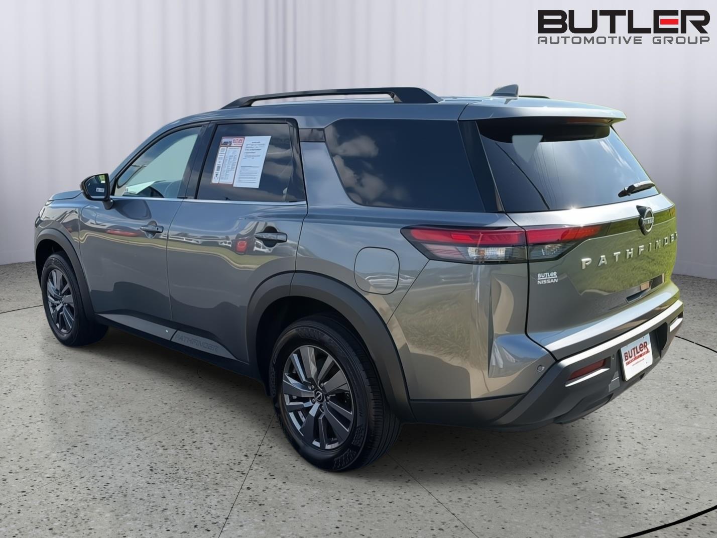 2025 Nissan Pathfinder SV - Photo 4