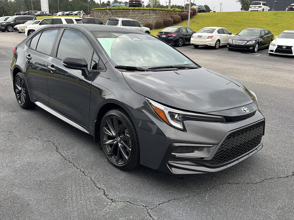 2025 Toyota Corolla SE photo 3
