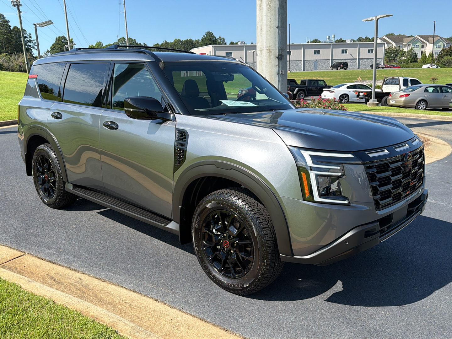 2026 Nissan Armada PRO-4X - Photo 8
