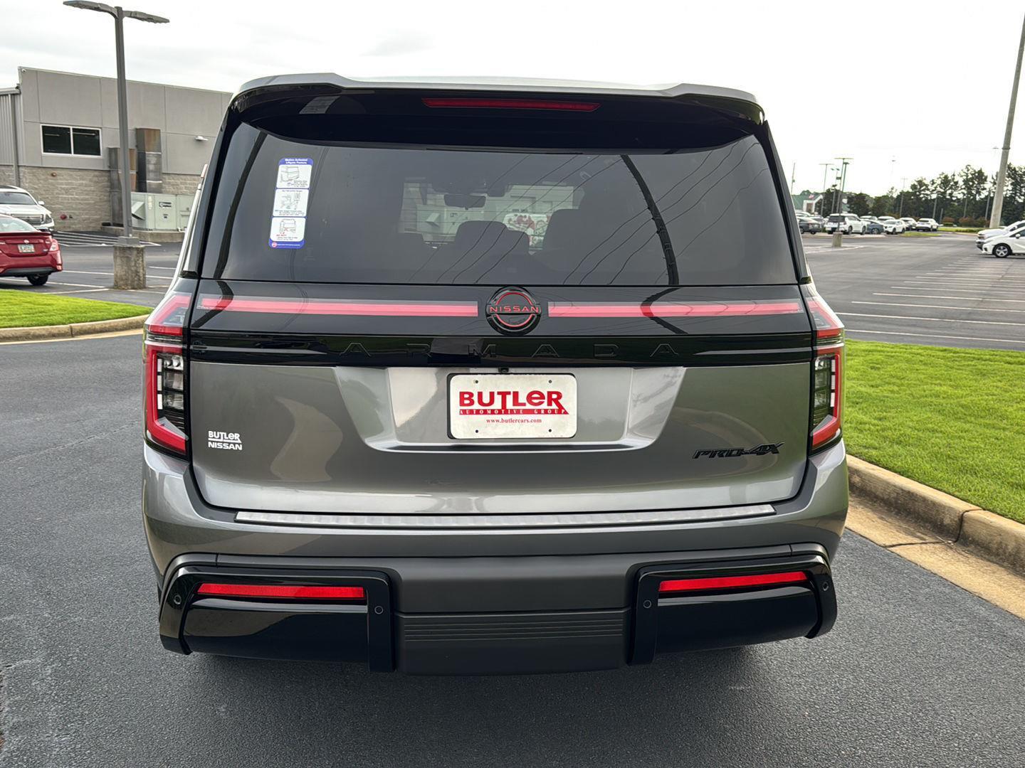 2025 Nissan Armada photo 2