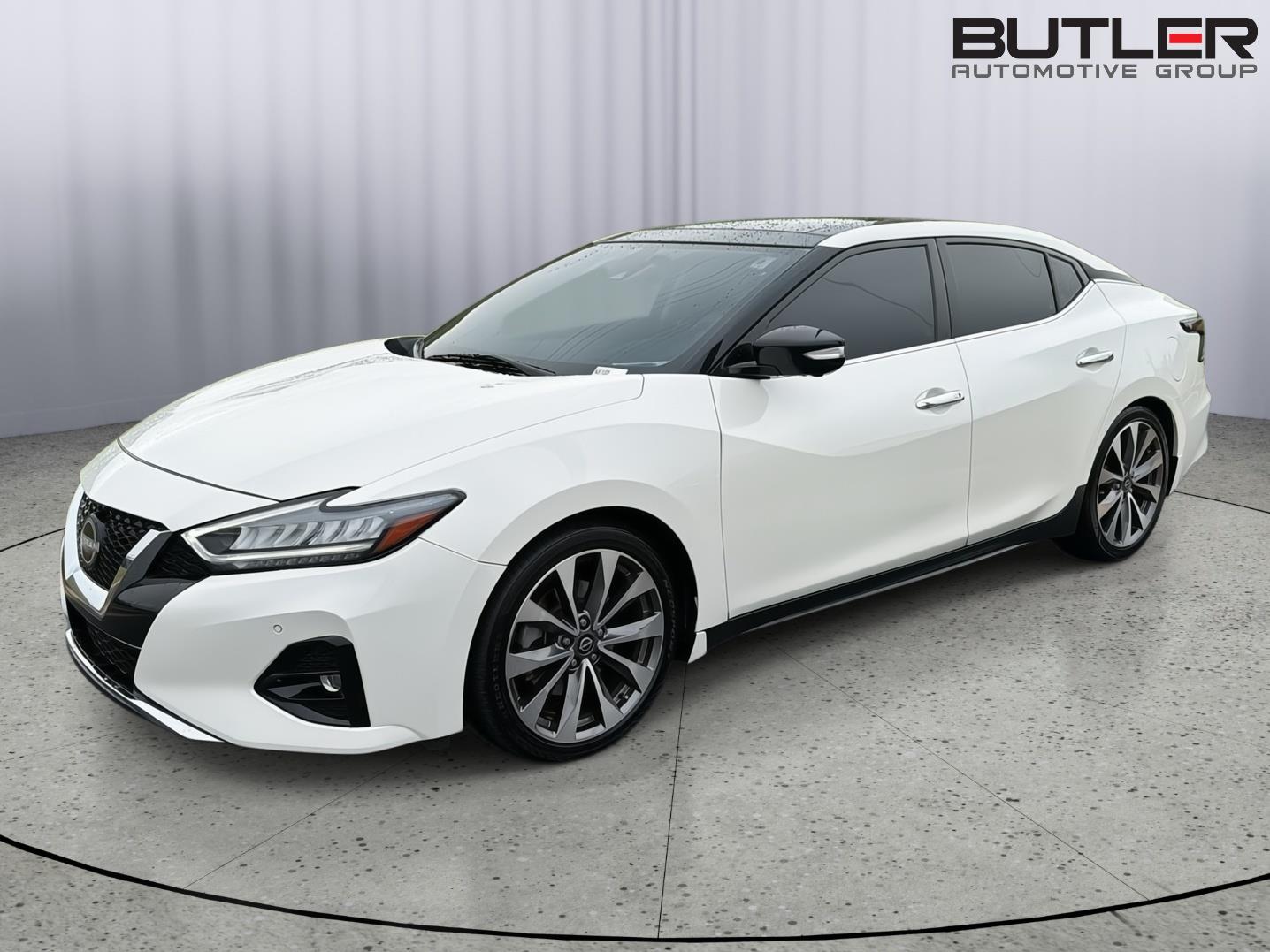 2023 Nissan Maxima Platinum's photo