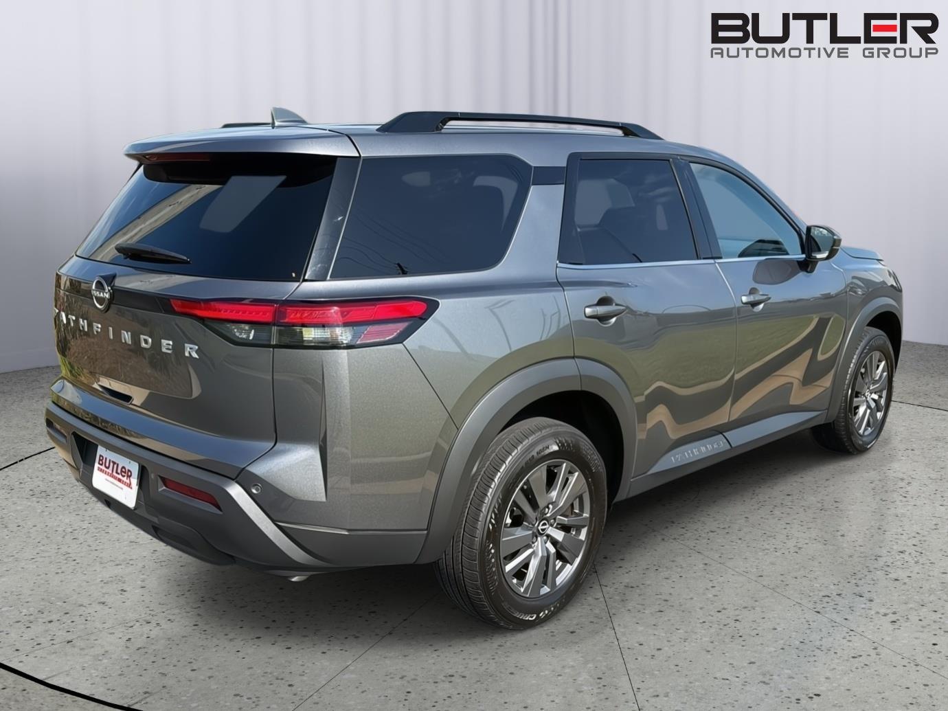 2025 Nissan Pathfinder SV - Photo 6