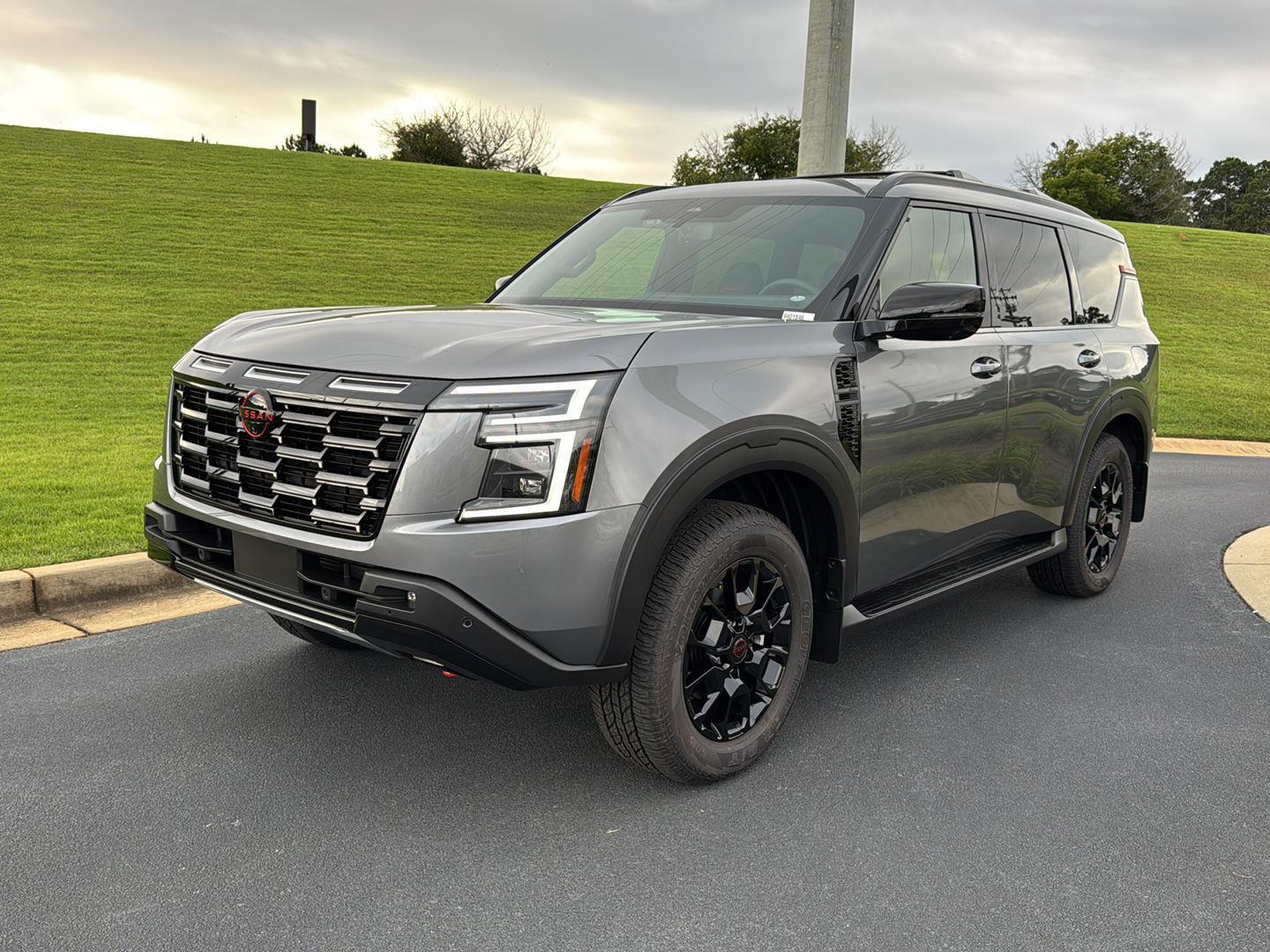 2025 Nissan Armada PRO-4X's photo