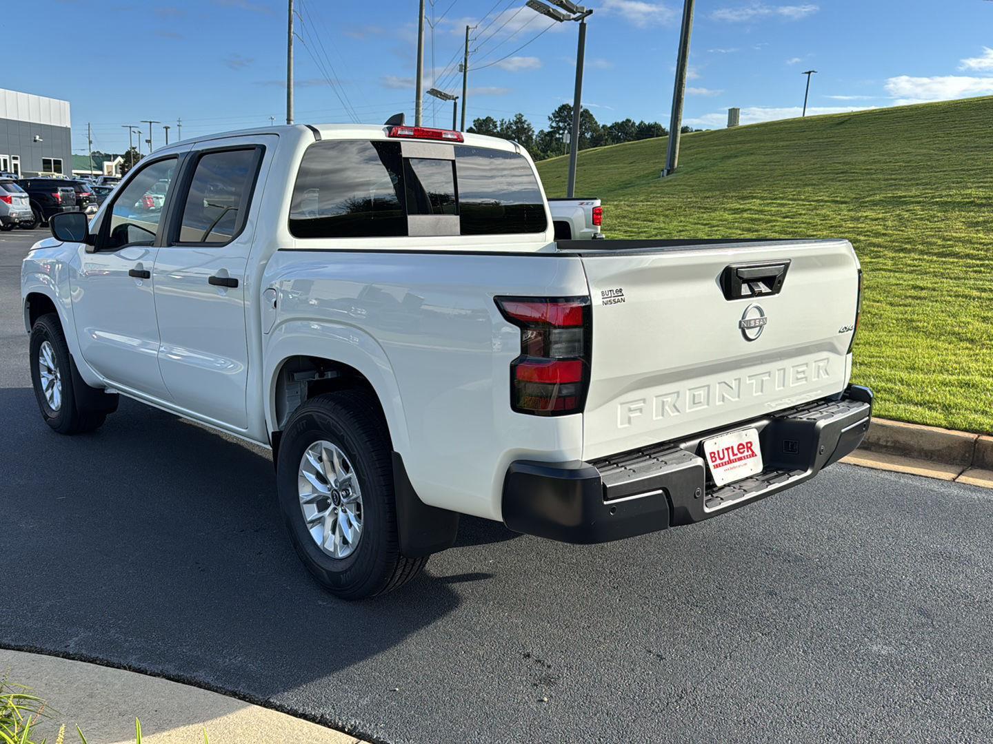 2026 Nissan Frontier S photo 3