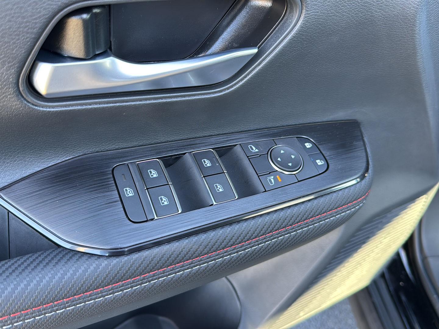2026 Nissan KICKS SR - Photo 26