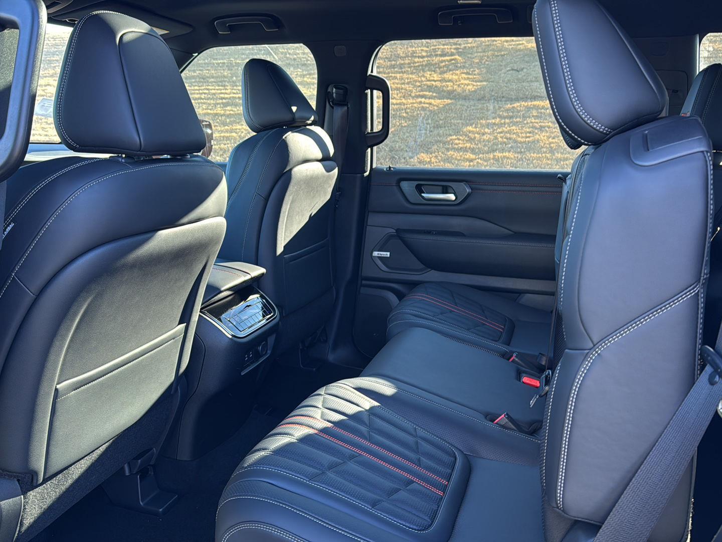 2026 Nissan Armada PRO-4X - Photo 9