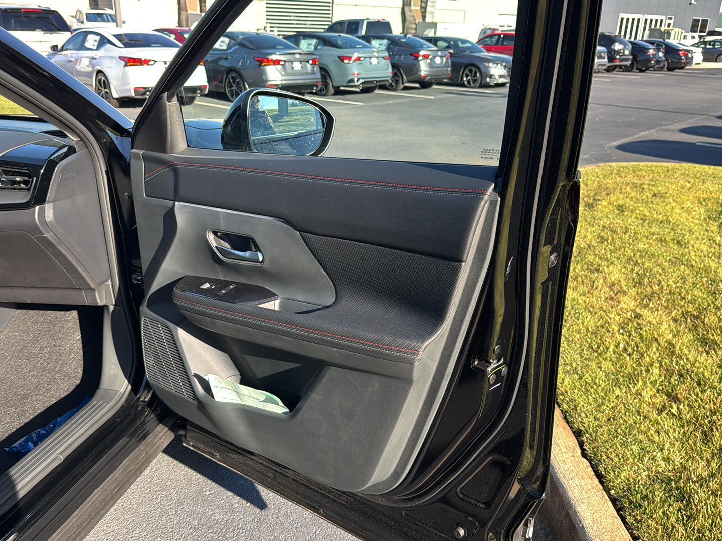 2026 Nissan KICKS SR - Photo 12