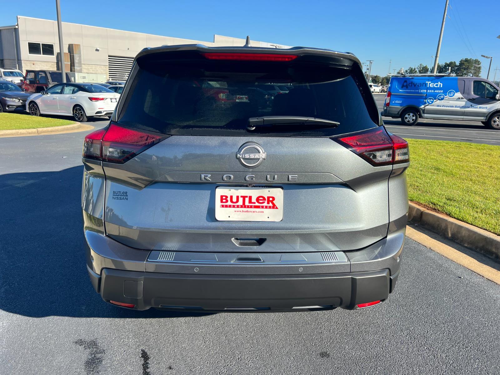 2026 Nissan Rogue SV photo 3