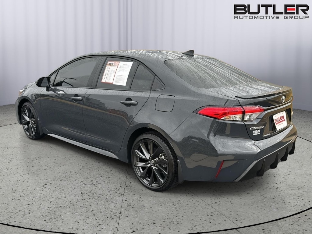 Used 2025 Toyota Corolla SE Sedan