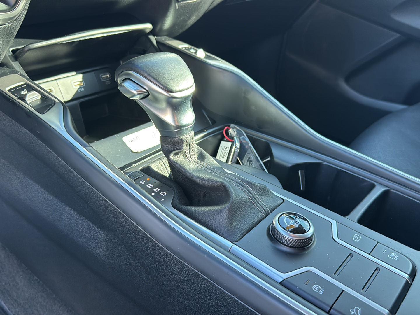 2022 Kia Sorento S - Photo 25