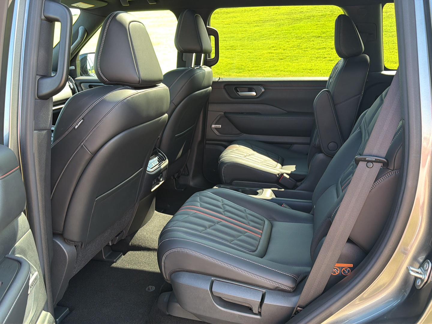 2026 Nissan Armada PRO-4X - Photo 11