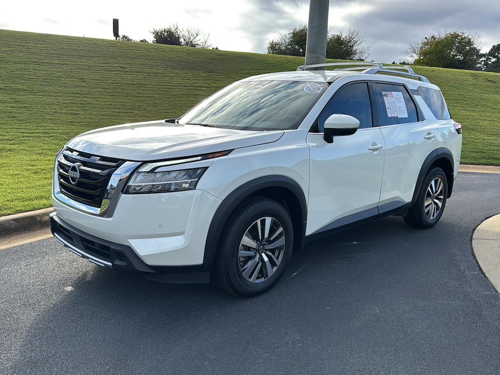 Used 2024 Nissan Pathfinder SL SUV