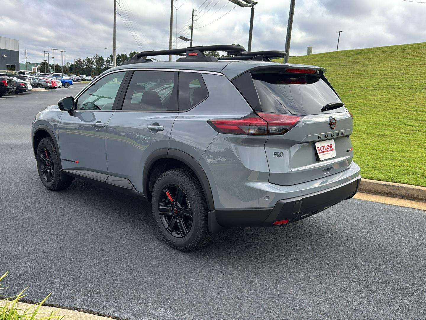 2026 Nissan Rogue SV photo 3