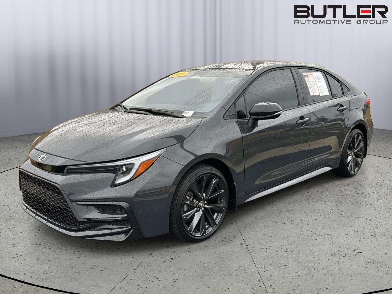 2025 Toyota Corolla SE's photo