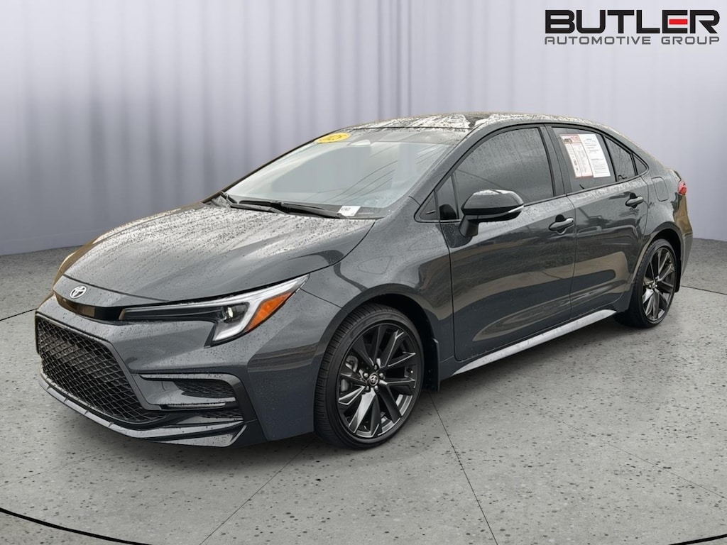 Used 2025 Toyota Corolla SE Sedan
