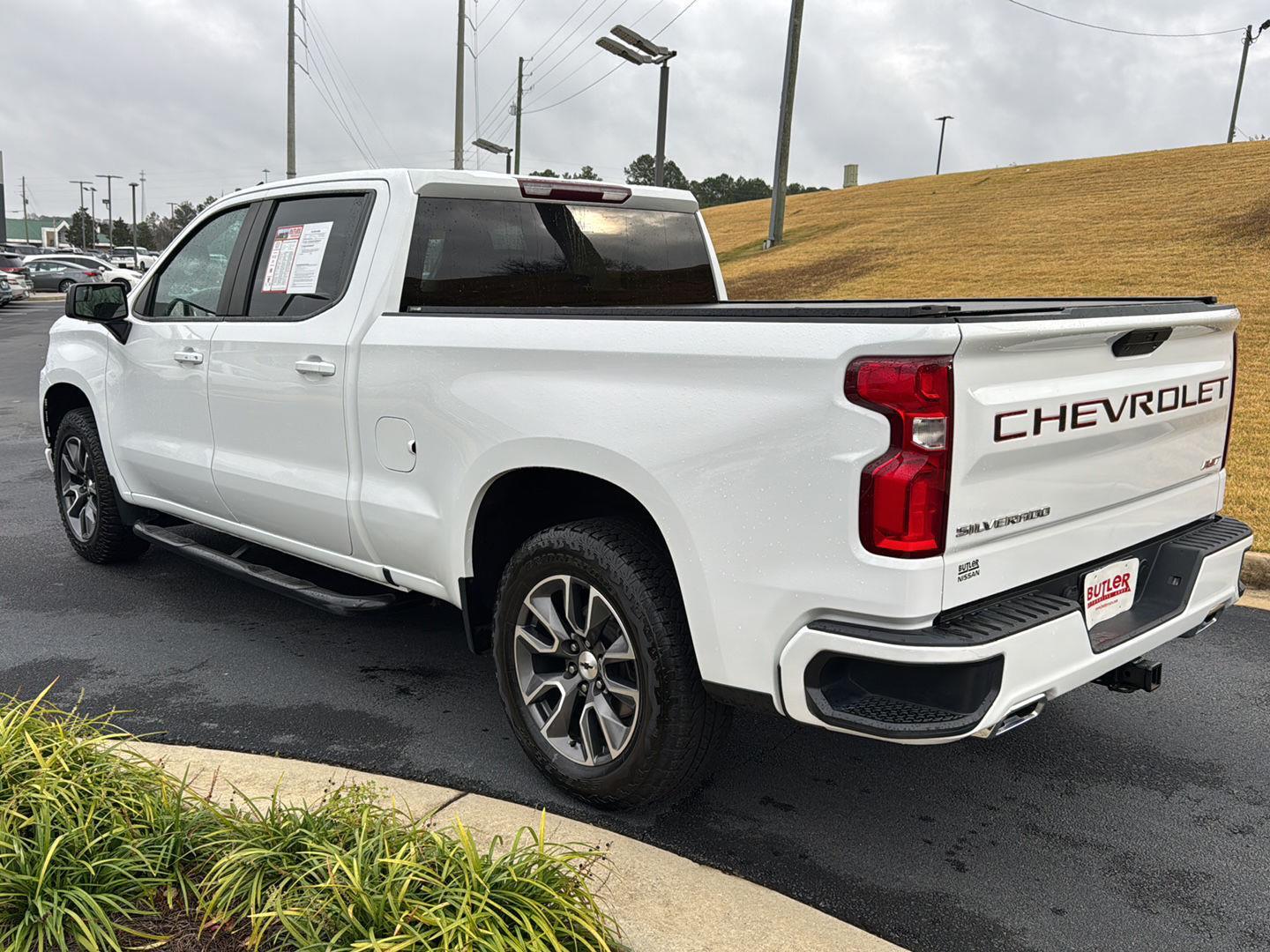 2021 Chevrolet Silverado 1500 RST photo 3