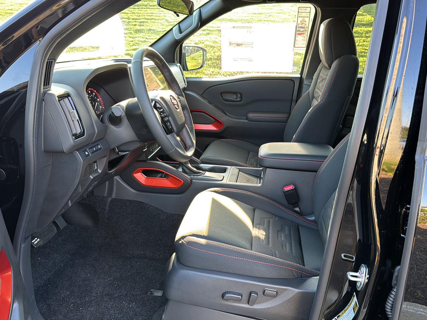 2026 Nissan Frontier PRO-X - Photo 8