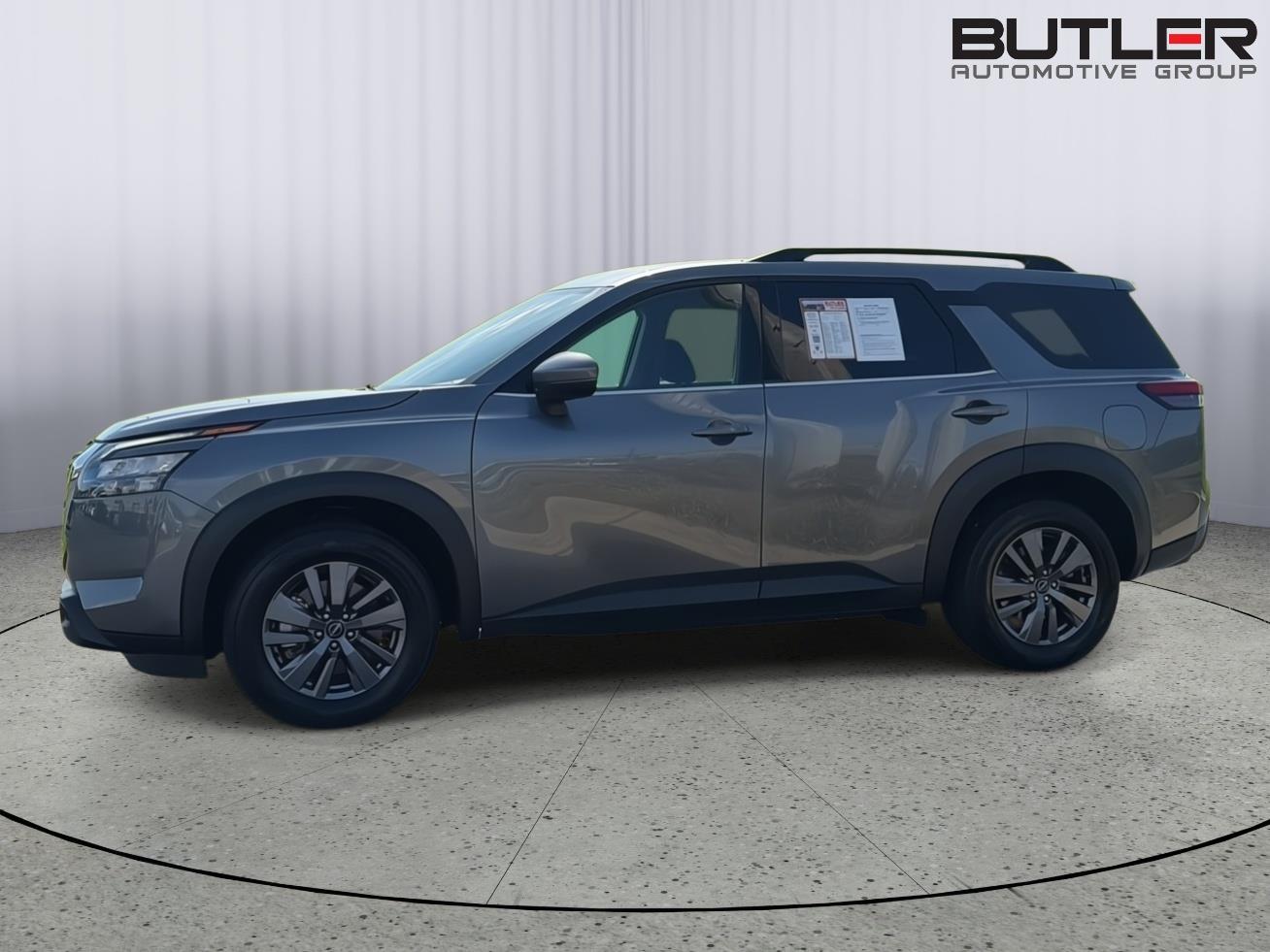 2025 Nissan Pathfinder SV - Photo 3