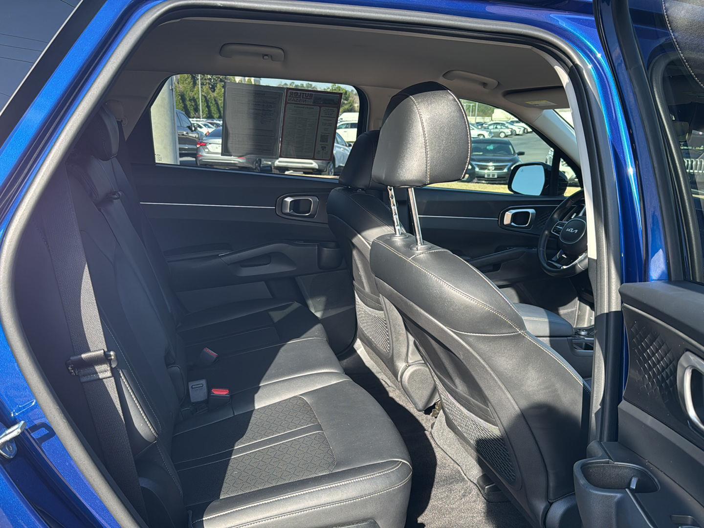 2022 Kia Sorento S - Photo 11