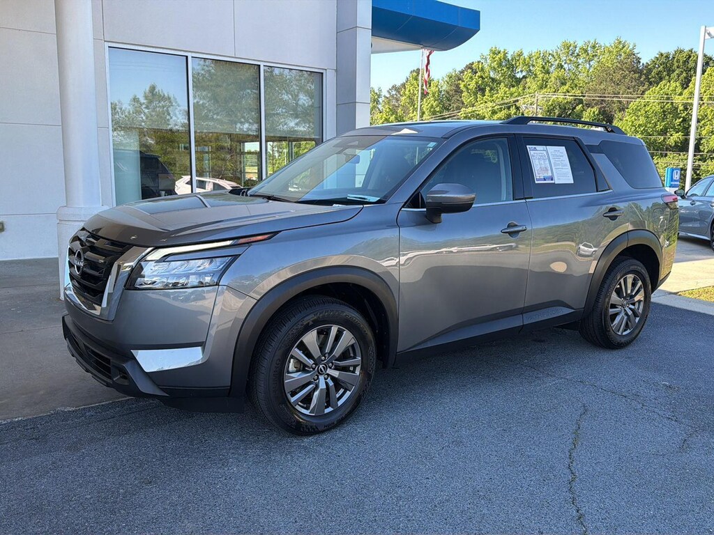 Used 2025 Nissan Pathfinder SV SUV