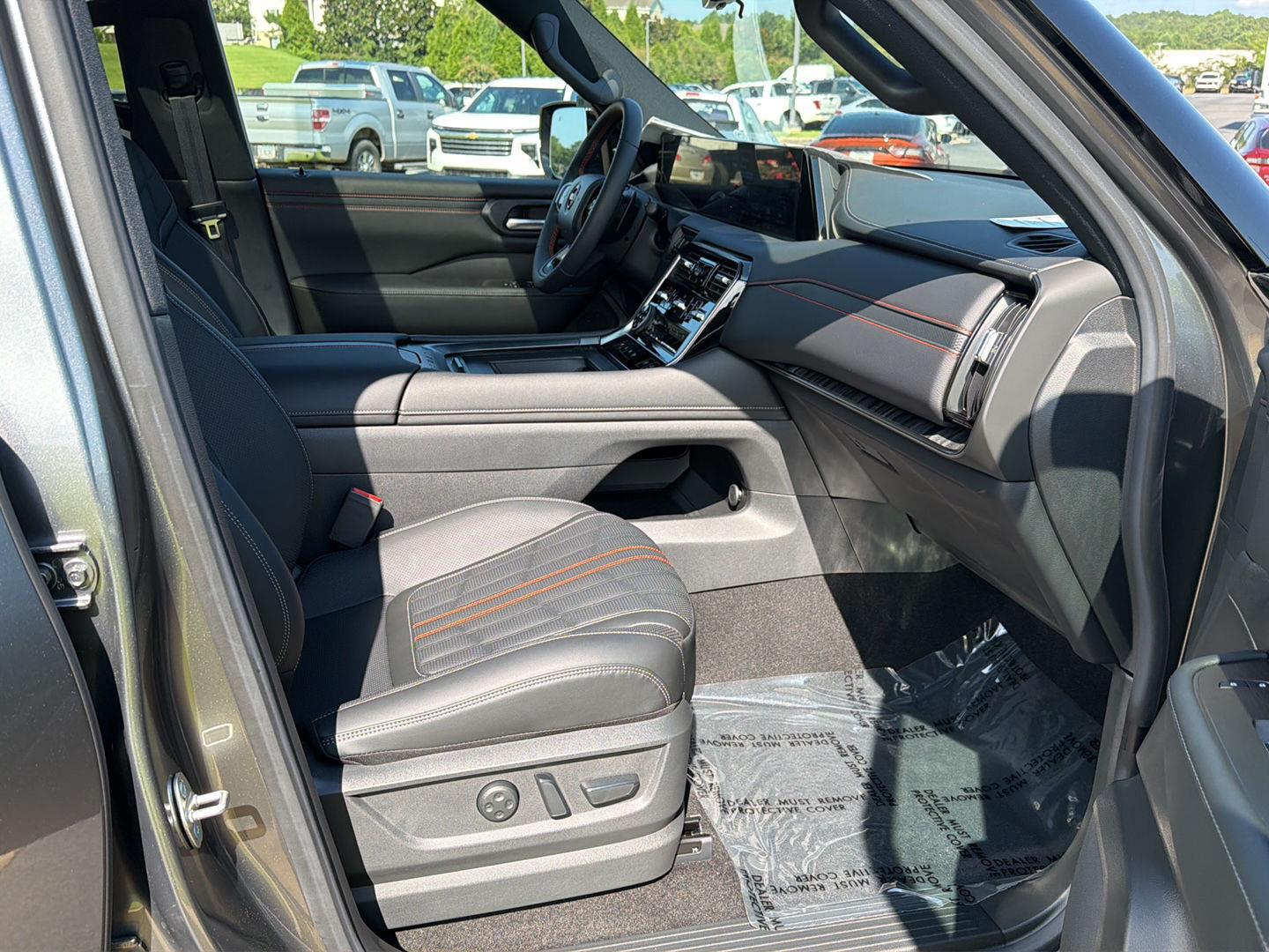 2026 Nissan Armada PRO-4X - Photo 15