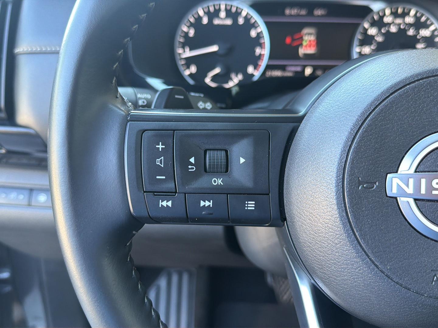 2025 Nissan Pathfinder SV - Photo 22