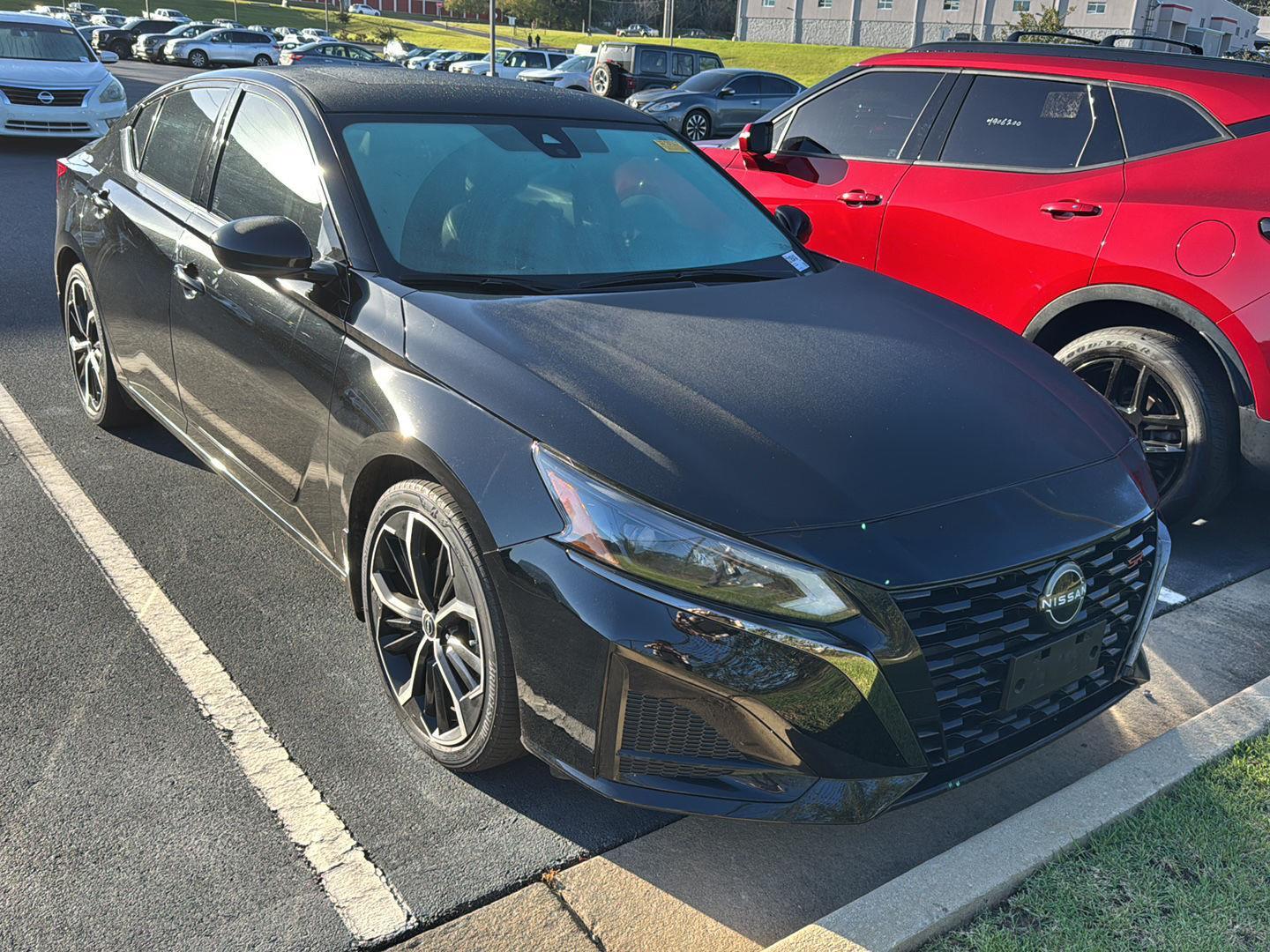 2024 Nissan Altima 2.5 SR photo 3