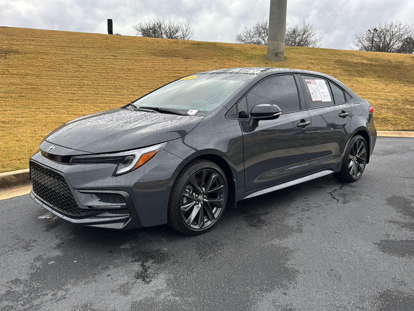 2025 Toyota Corolla SE photo 2