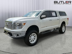2018 Nissan Titan SL Truck Crew Cab