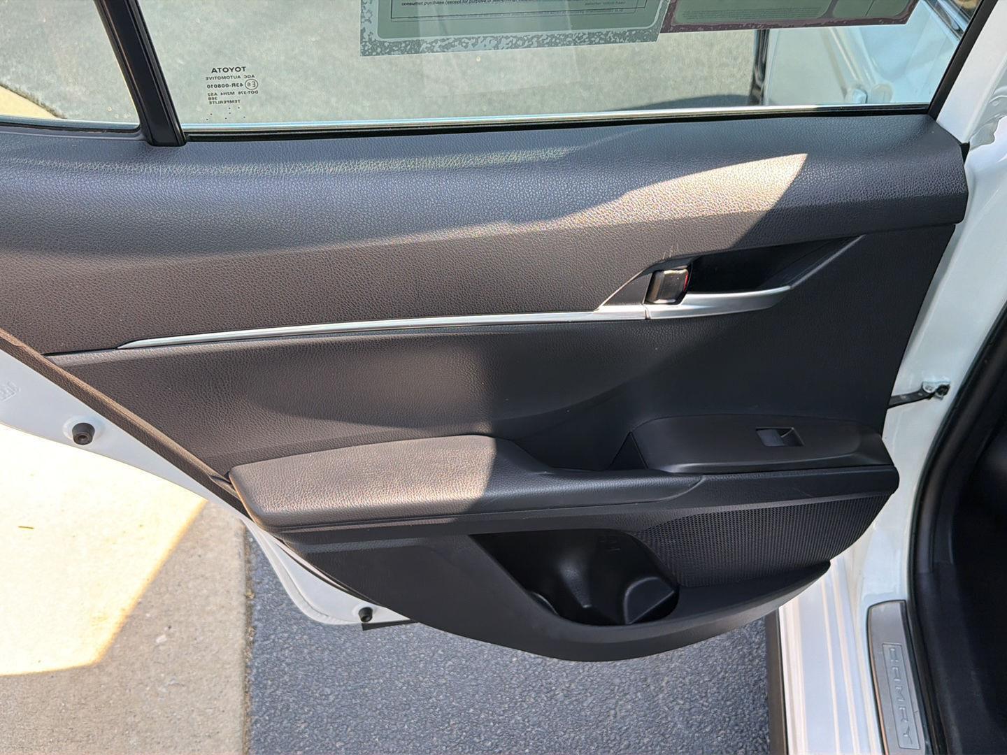 2024 Toyota Camry SE - Photo 17