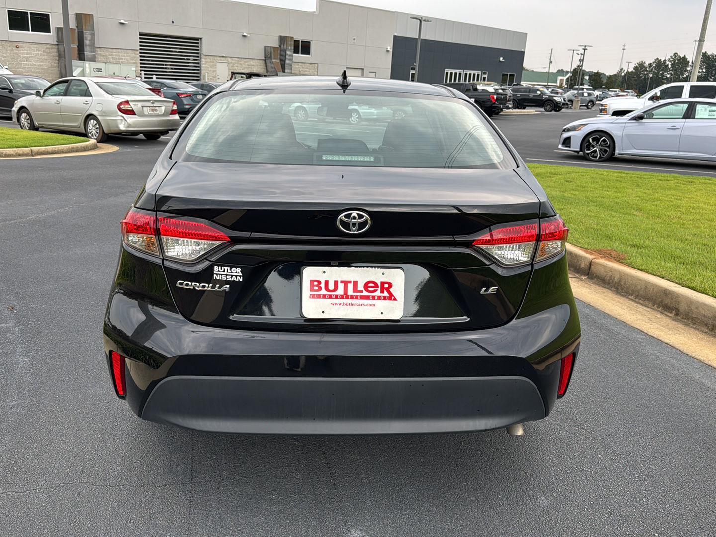 2023 Toyota Corolla LE photo 3