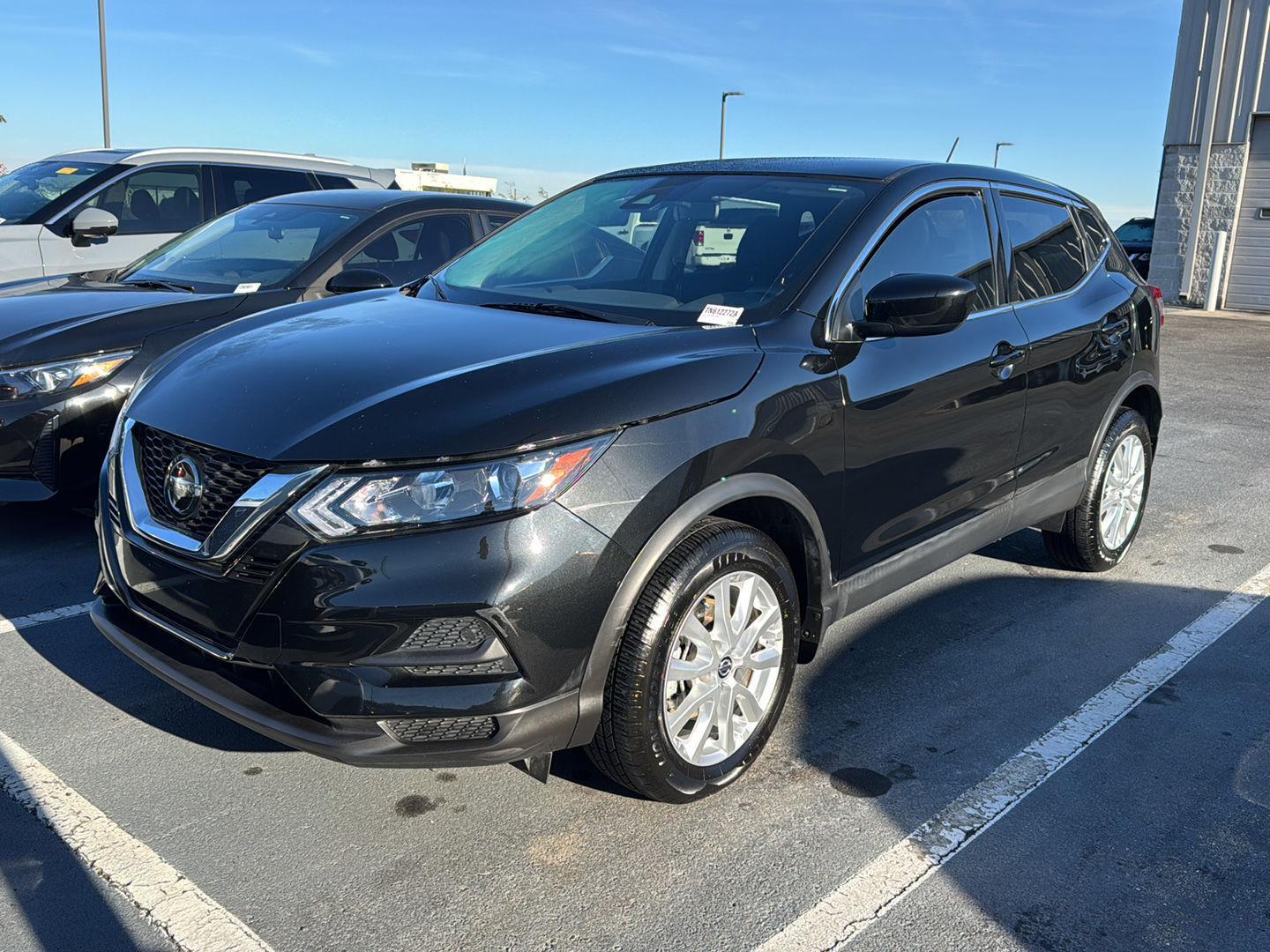 2021 Nissan Rogue Sport S's photo