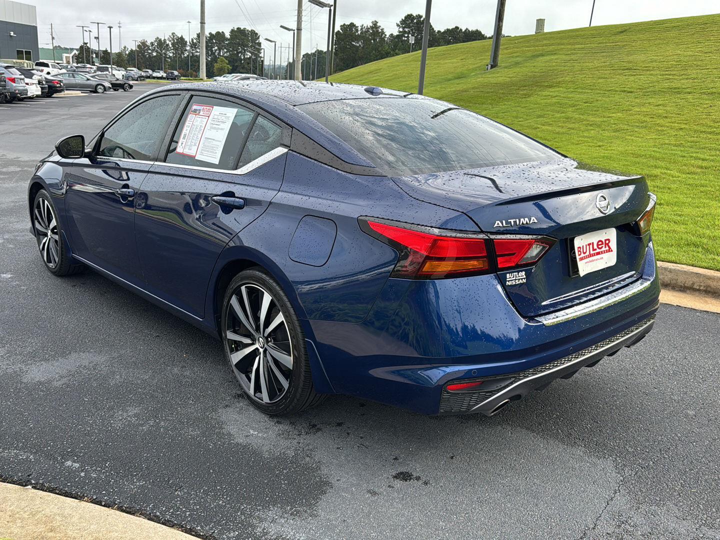 2022 Nissan Altima 2.5 SR photo 3