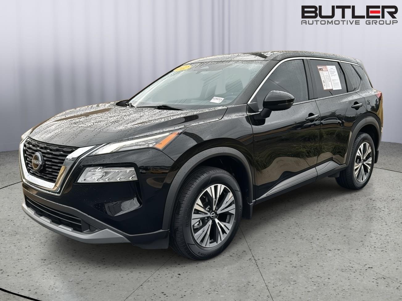 2022 Nissan Rogue SV's photo