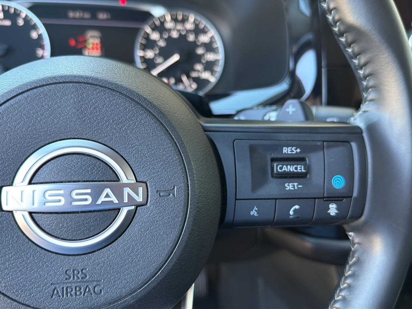 2025 Nissan Pathfinder SV - Photo 23