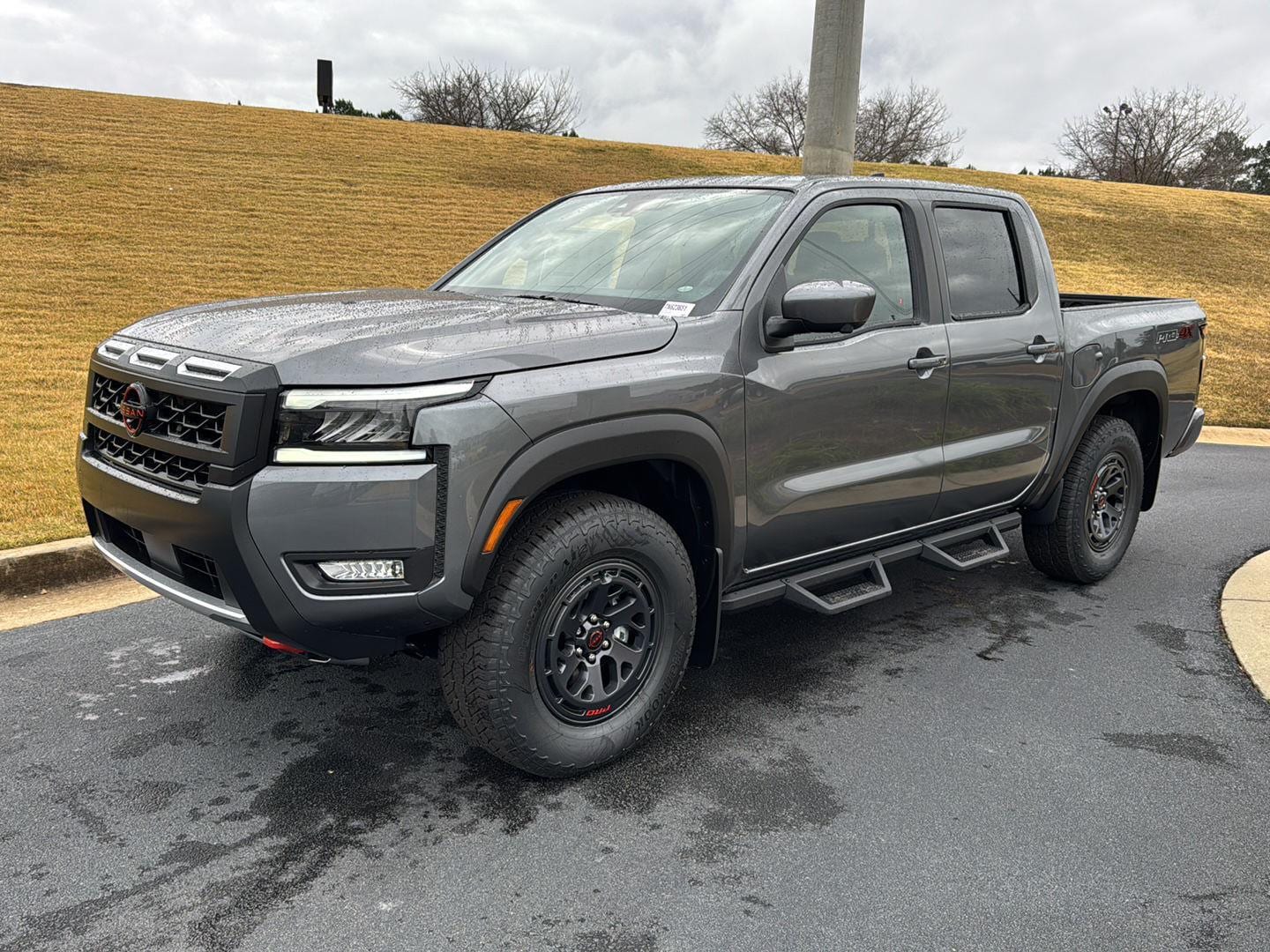 2026 Nissan Frontier PRO-4X's photo