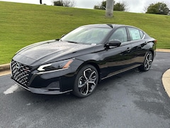 2025 Nissan Altima SR Sedan