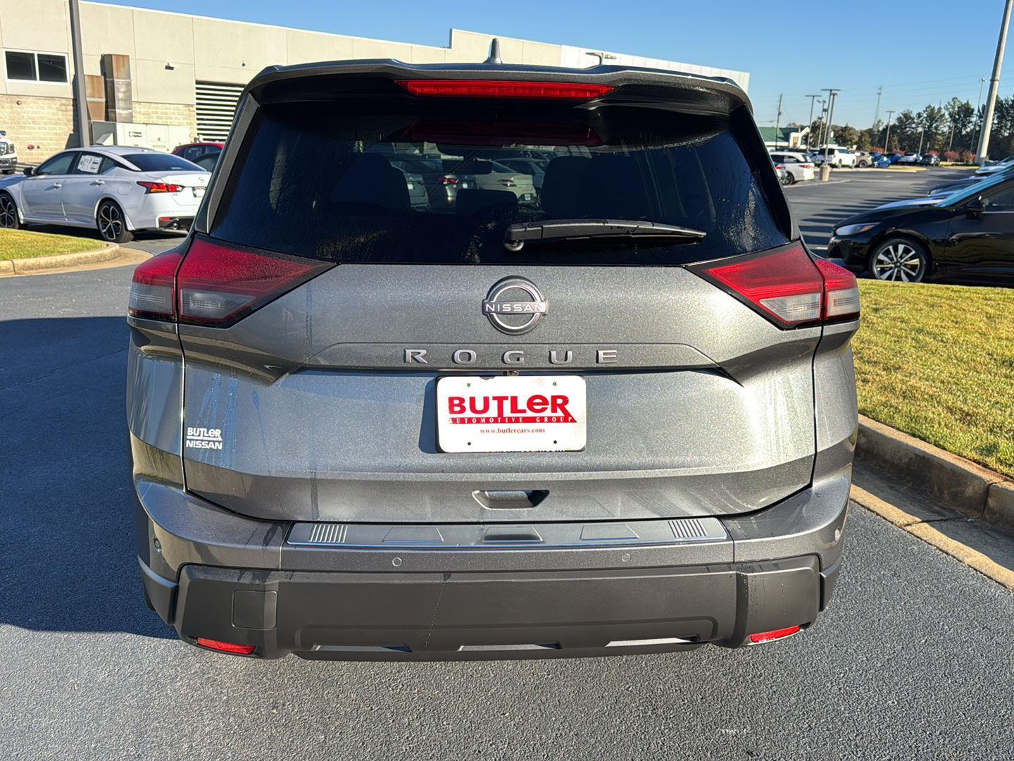 2026 Nissan Rogue SV photo 2