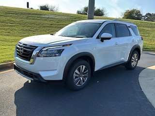 2025 Nissan Pathfinder SL SUV